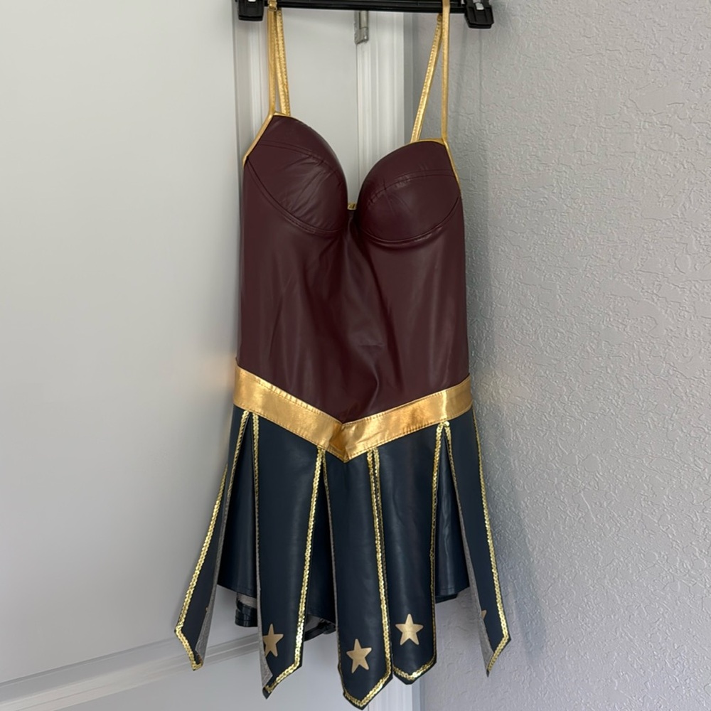 NEW Wonder Woman leather one piece dress skort Halloween costume size medium